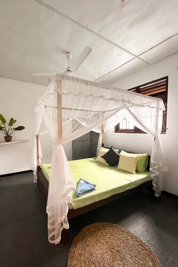 Bed and Breakfast Cosynsurf Матара Екстер'єр фото